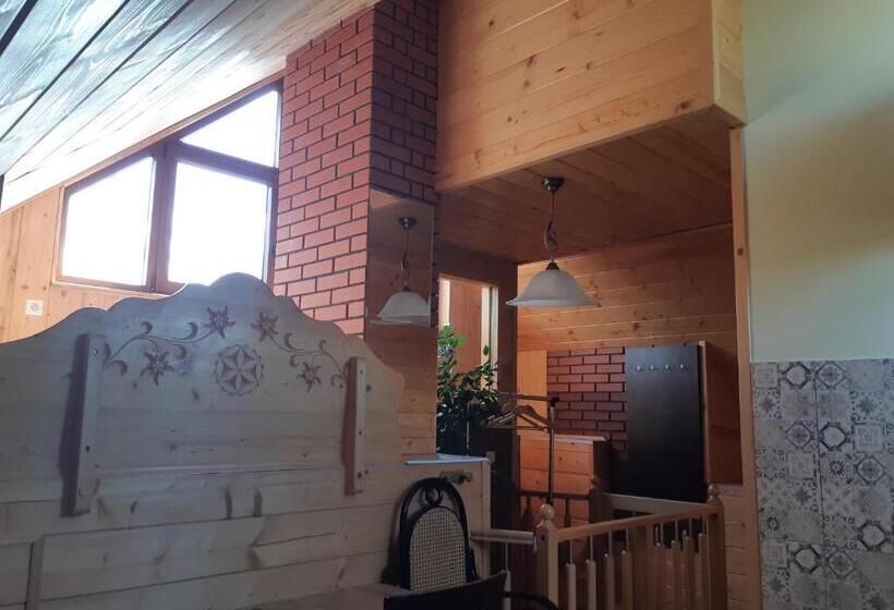 Полулюкс, Apartamenty I Pokoje Gościnne Nowita
