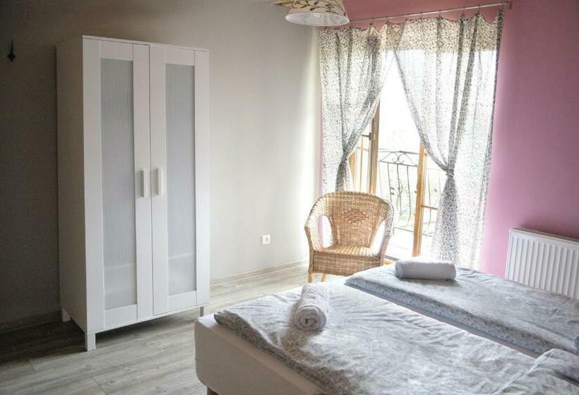 اتاق استاندارد با چشم‌انداز کوهستان, Babie Lato Bed&breakfast