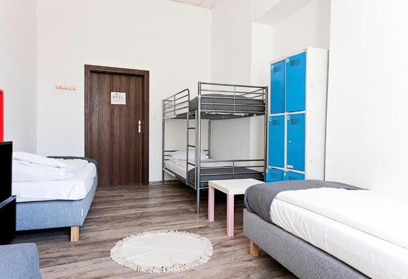 اتاق استاندارد چهار تخته, Hostel Królewska