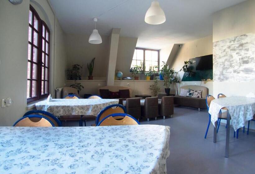 اتاق استاندارد, Hostel Universus
