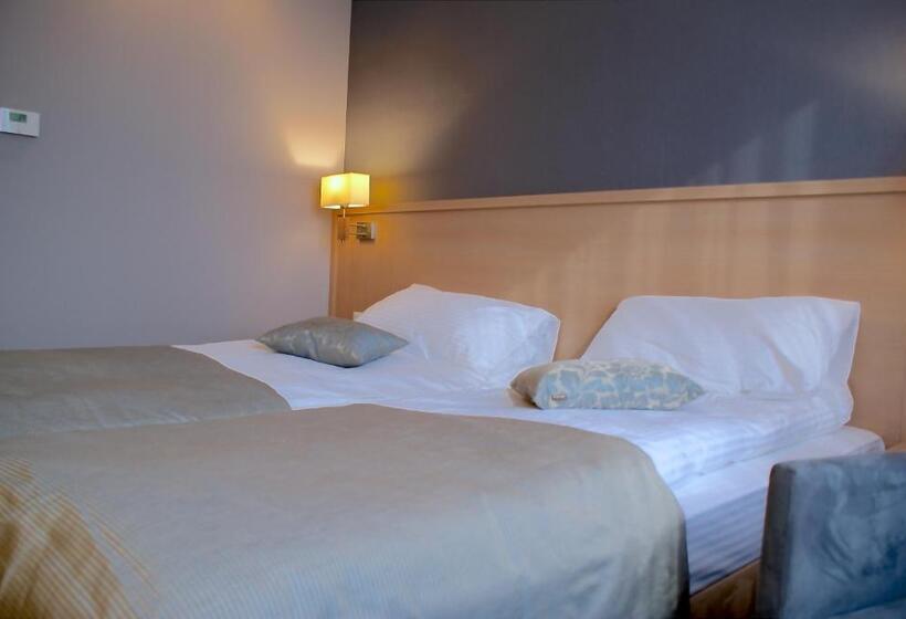 Quarto Triplo Estandar, Lazur Spa & Conference
