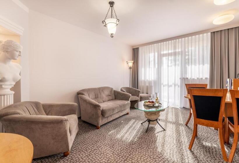 سوییت, Solina Resort & Spa
