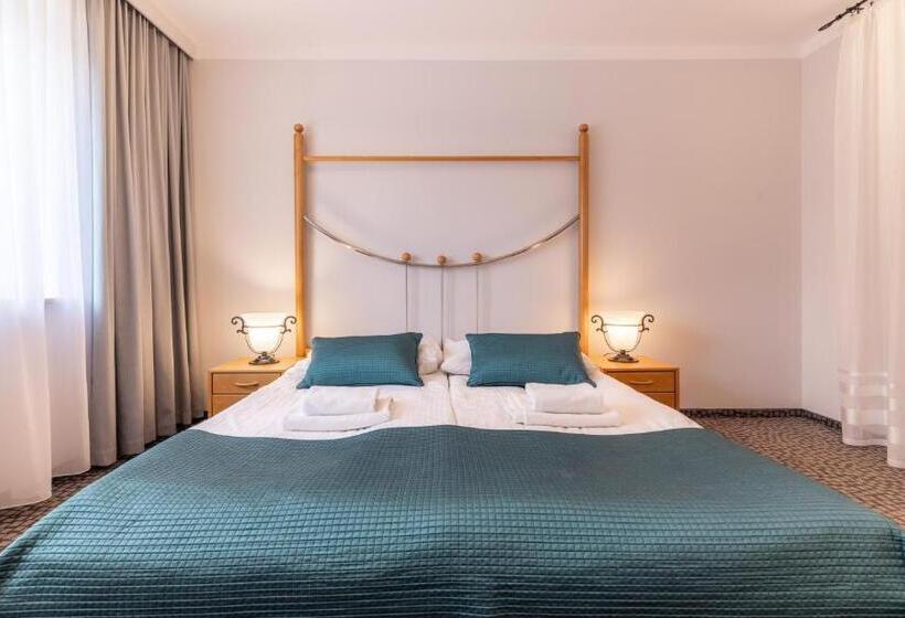 سوییت, Solina Resort & Spa