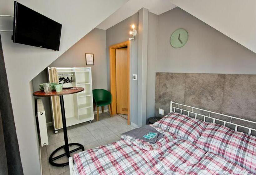 Номер Стандарт, Minihostel żary