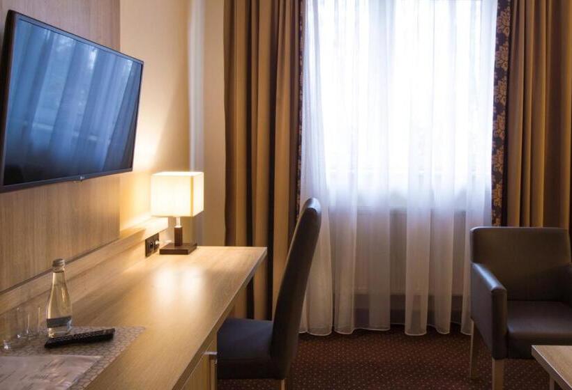 Номер Стандарт Трехместный, Motel Db2000