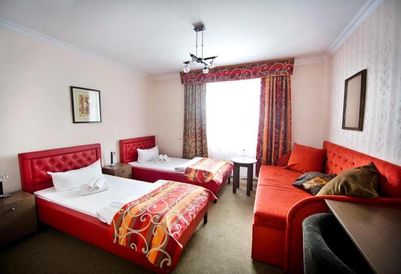 Номер Стандарт Трехместный, Motel łużycki & Restauracja