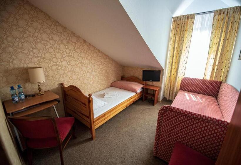 Номер Стандарт Трехместный, Motel łużycki & Restauracja