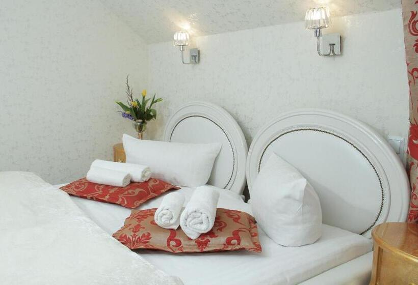 شقة غرفة واحدة, Motel łużycki & Restauracja