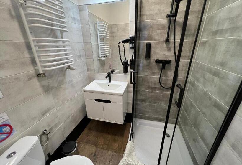 اتاق استاندارد, Pod Gromadzyniem Resort
