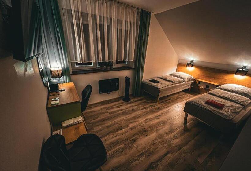 اتاق استاندارد, Pod Gromadzyniem Resort