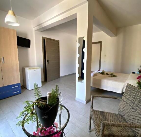 חדר לארבעה סטנדרטי עם מרפסת, B&b Giostemar   Playa Grande