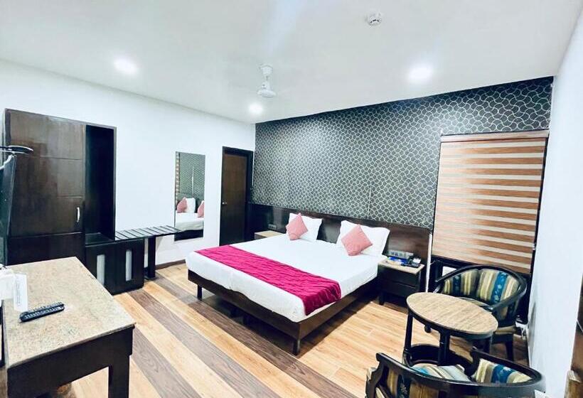Quarto Deluxe, Ganga Ashoka Hotel Rishikesh