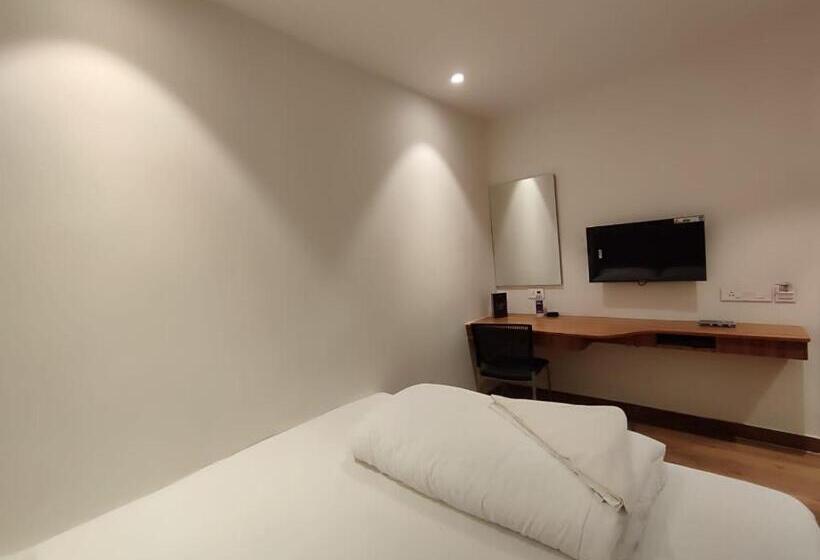 Номер Economy, Staymaker Hotel Mohan Palace