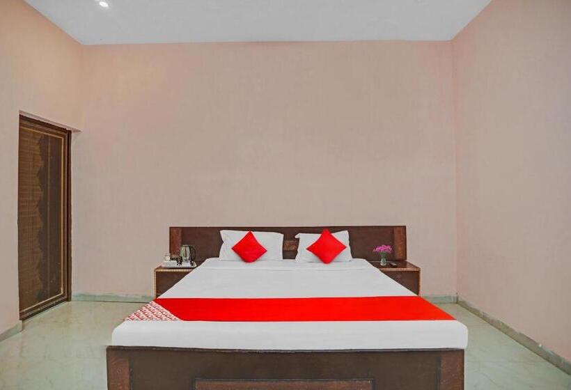 三人经典房间, Flagship Hotel Status