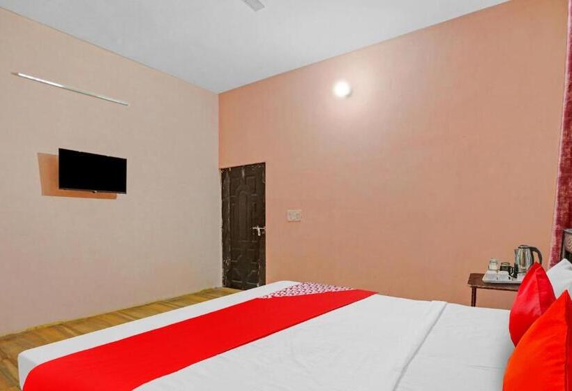 三人经典房间, Flagship Hotel Status