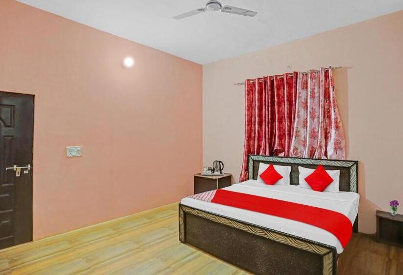三人经典房间, Flagship Hotel Status