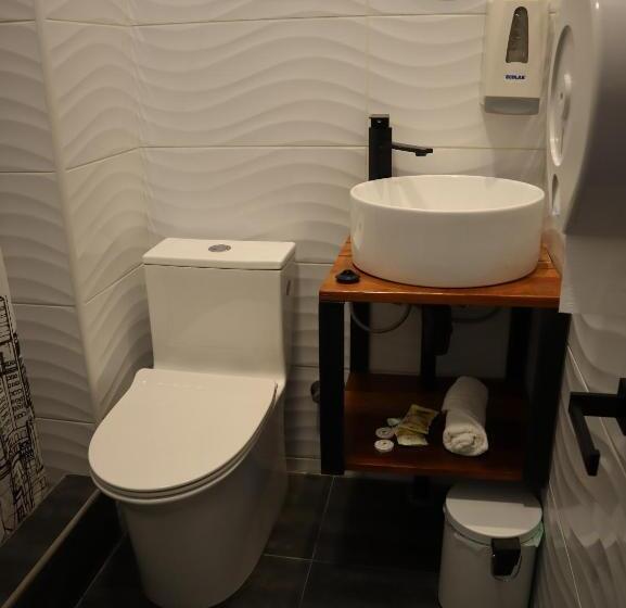 标准单人间, Hostal Litoral