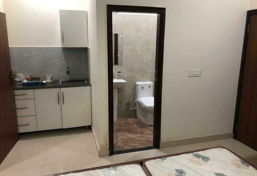 اتاق لوکس سه تخته, Pop 80627j  Crowne Plaza