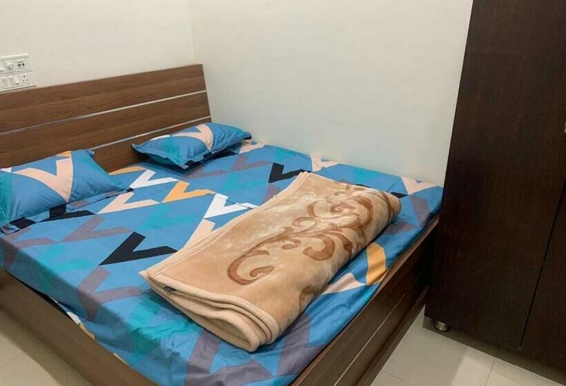 اتاق لوکس سه تخته, Pop 80627j  Crowne Plaza