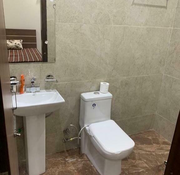 اتاق لوکس سه تخته, Pop 80627j  Crowne Plaza