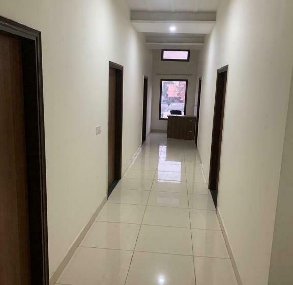 اتاق لوکس سه تخته, Pop 80627j  Crowne Plaza