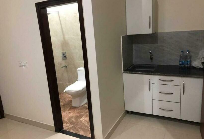 اتاق لوکس سه تخته, Pop 80627j  Crowne Plaza