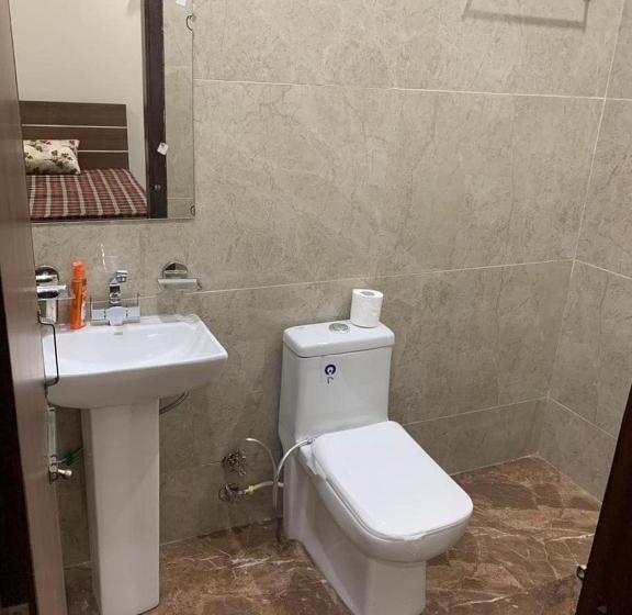 اتاق لوکس سه تخته, Pop 80627j  Crowne Plaza