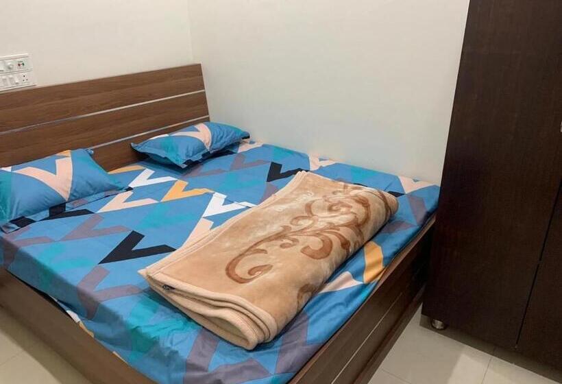 اتاق لوکس سه تخته, Pop 80627j  Crowne Plaza