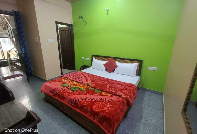 Номер Стандарт, Rudraksha Hotel & Restaurant By Wb Inn