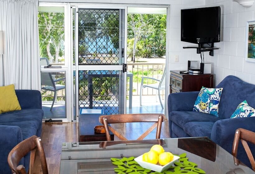 Апартаменты Премиум 1 Спальня, Clifton Sands Holiday Apartments