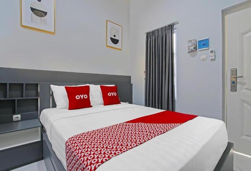 Номер Deluxe, Capital O 92105 A Shanti Inn