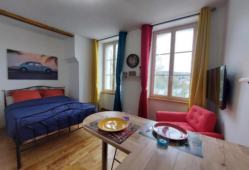Standard studio with lake view, Kilomètre 99