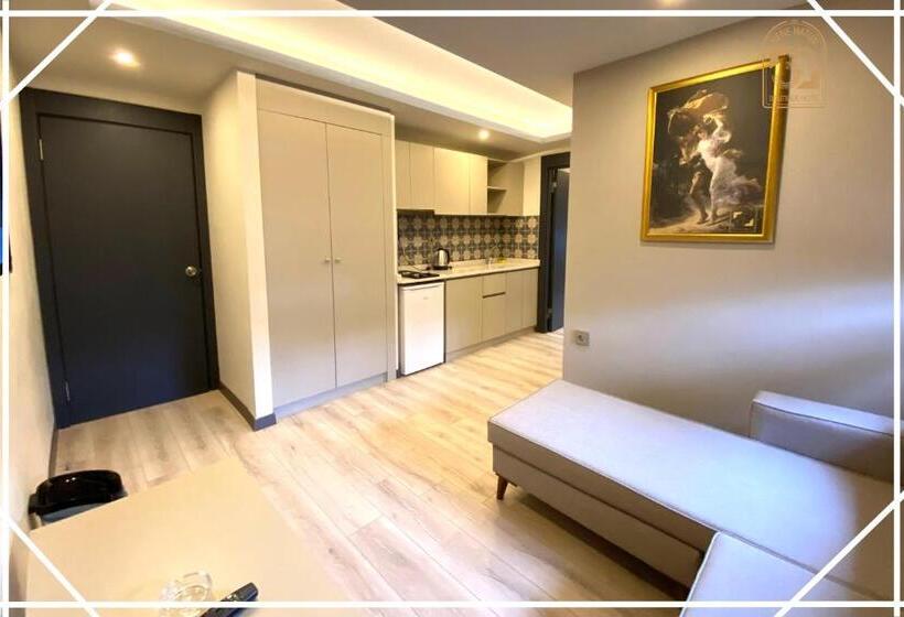 Quarto Estandar com Sacada, Nenehatun59 Buti̇k Otel