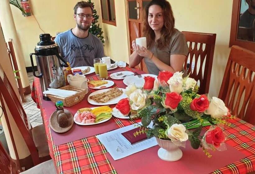 اتاق خانوادگی, Kisanga Homestay