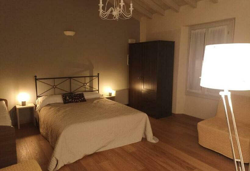 Quarto Superior Quádruplo, Relais La Rocca Solferino