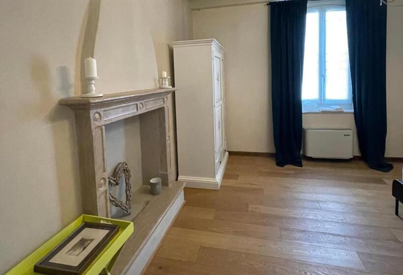 标准三人间外部浴室, Relais La Rocca Solferino