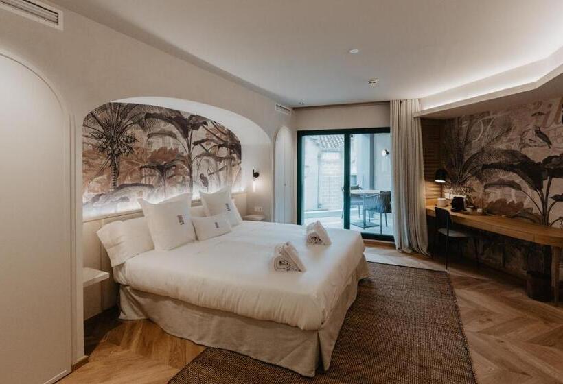 带露台的小型套房, Petit Luxe