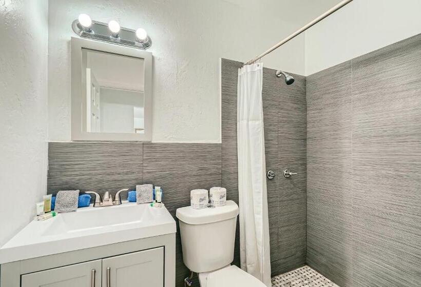 Апартаменты 1 Спальня Нижний Этаж, Singer Island Stunner 2 Br