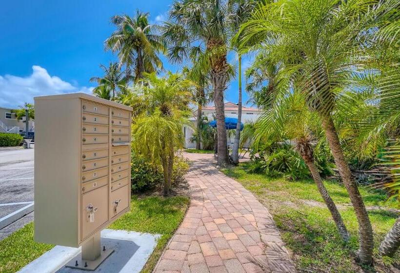 Апартаменты 1 Спальня Нижний Этаж, Singer Island Stunner 2 Br