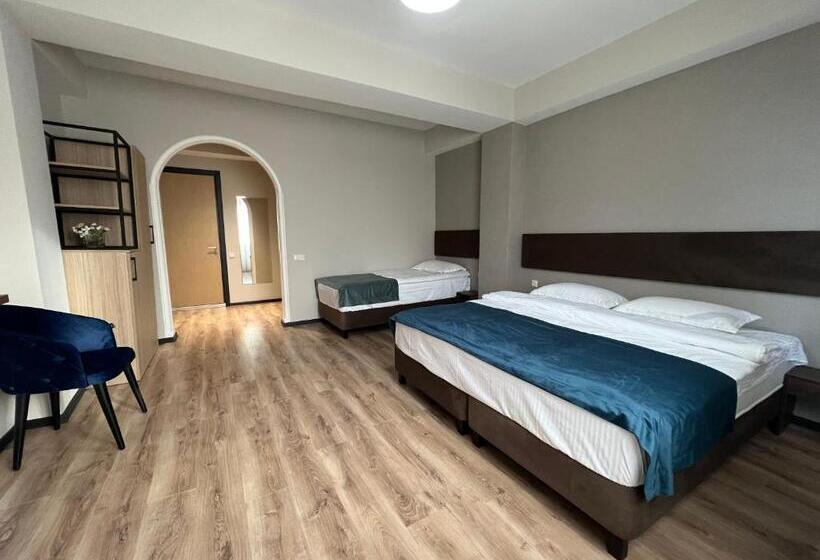 اتاق سوپریور سه تخته, Gabata Inn