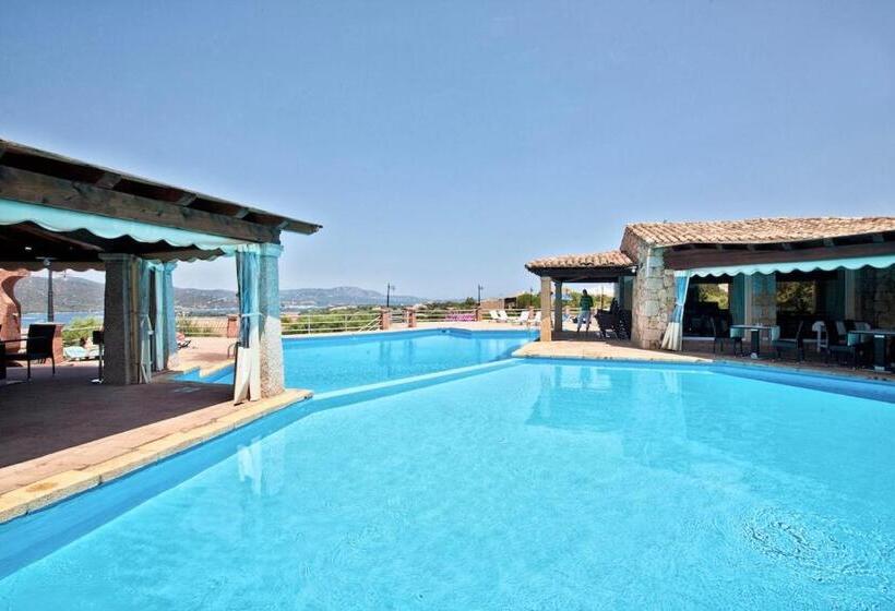 استودیوی سوپریور, Apartments In Residence With Swimming Pool In Porto Rotondo