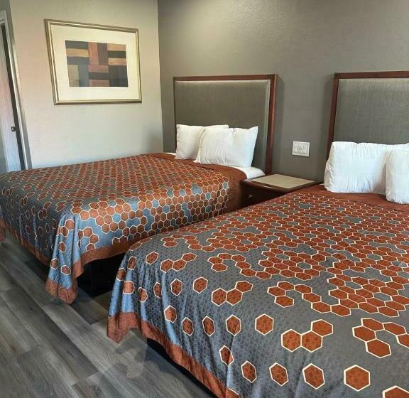 Номер Deluxe, Royal Motel Tracy