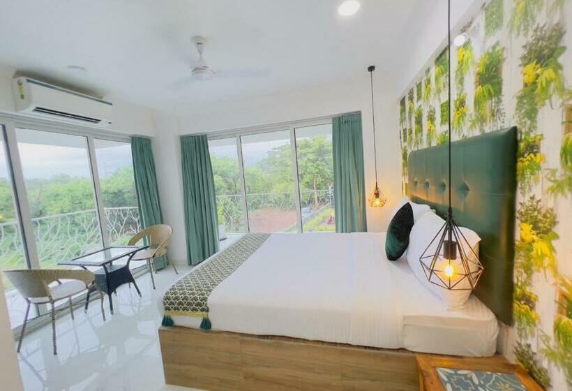 اتاق استاندارد با چشم‌انداز استخر, The Mayfield Resort, Vagator
