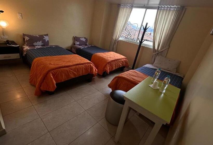 Quarto Triplo Estandar, Hostal La Perla Del Sur