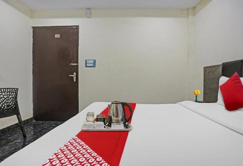トリプルクラシックルーム, Flagship Royal Palace Guest House Near Vishwa Vidyalaya Metro Station