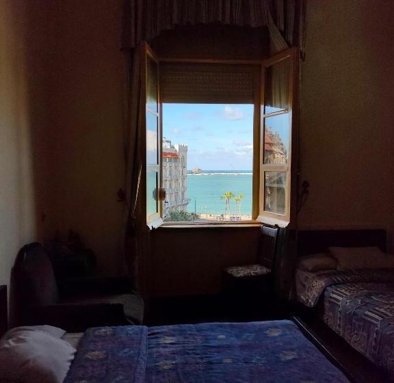 اتاق استاندارد با چشم‌انداز دریا, Clement S House Hostel