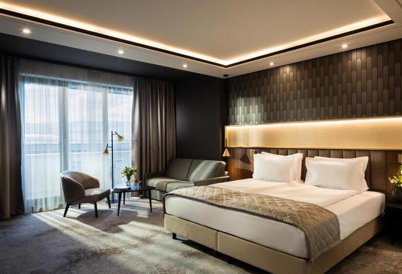 Номер Deluxe с Балконом, Kings  Valley Medical & Spa