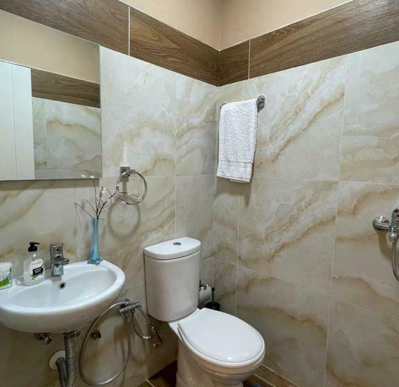 اتاق استاندارد با بالکن, Latifi Guesthouse