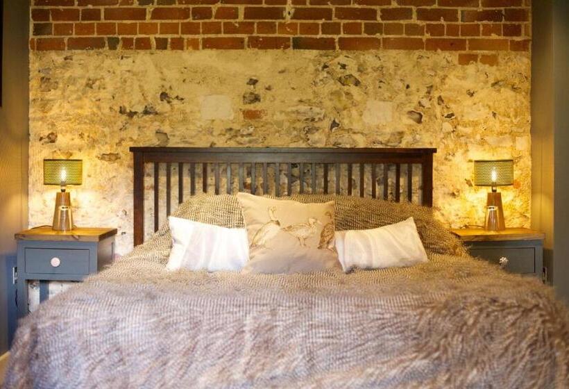 Семейный Номер, The Woolpack Inn