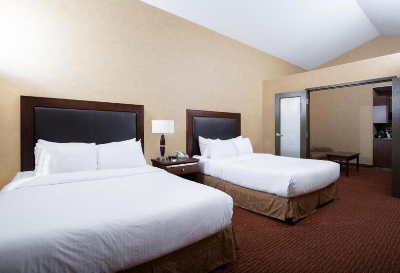 Люкс Повышенной Комфортности, Pomeroy Hotel Fort St. John